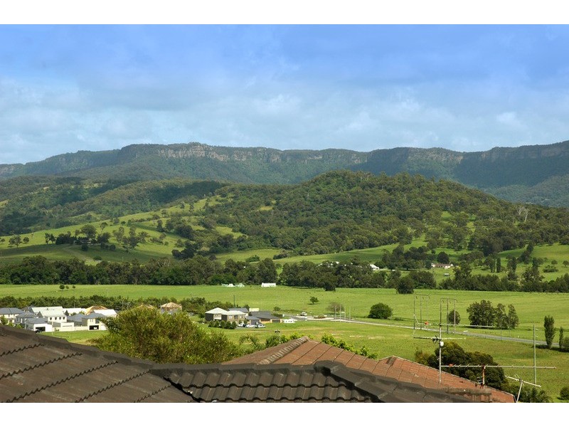 10 Scenic Crescent, Albion Park NSW 2527