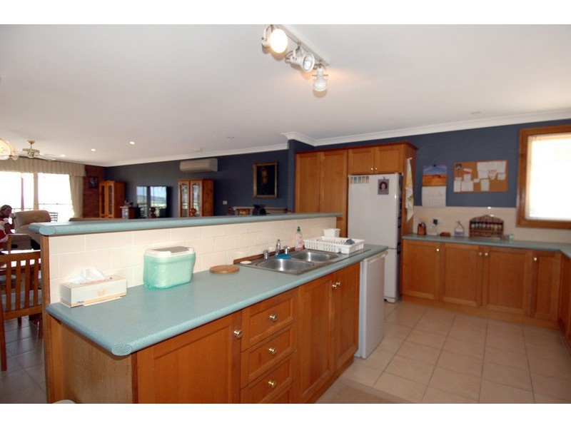 10 Scenic Crescent, Albion Park NSW 2527