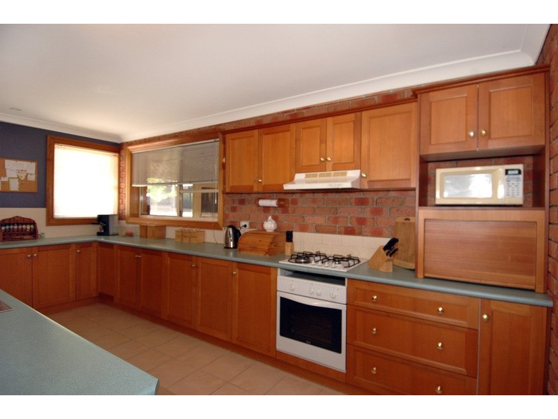 10 Scenic Crescent, Albion Park NSW 2527