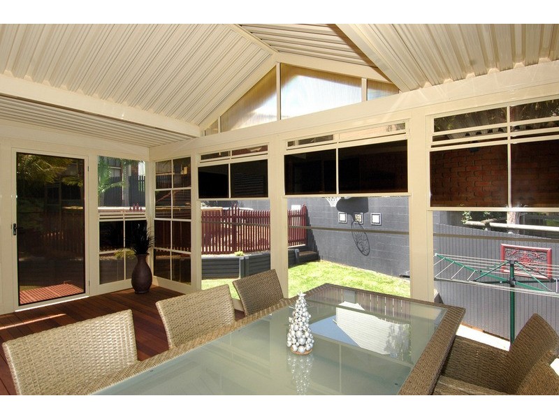 10 Scenic Crescent, Albion Park NSW 2527