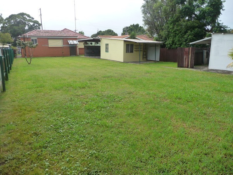6 Windang Road, Primbee NSW 2502