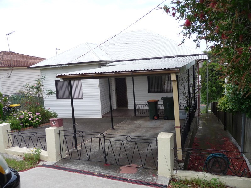 10 Gregory Avenue, Cringila NSW 2502