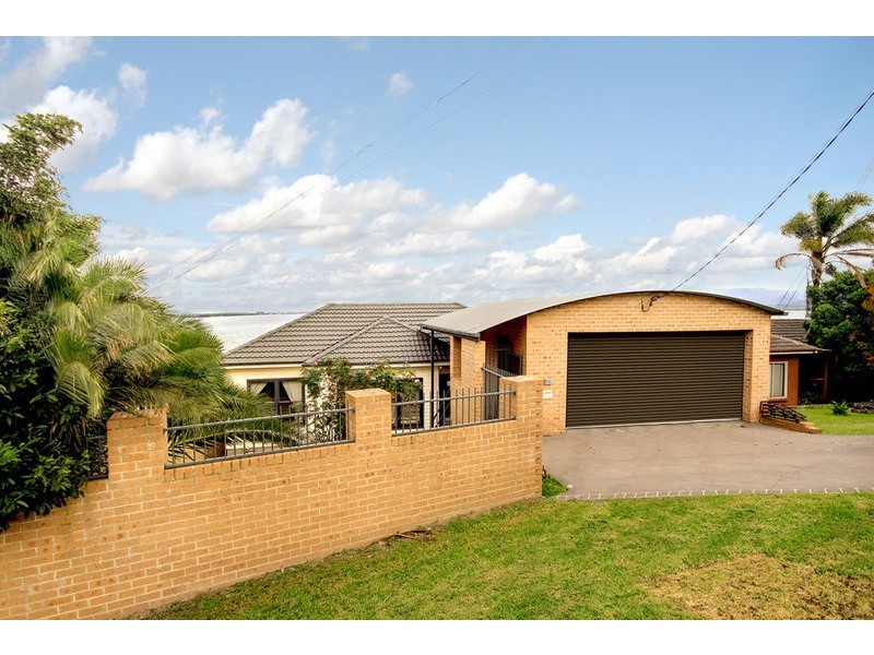 11 Hassan Street, Lake Heights NSW 2502