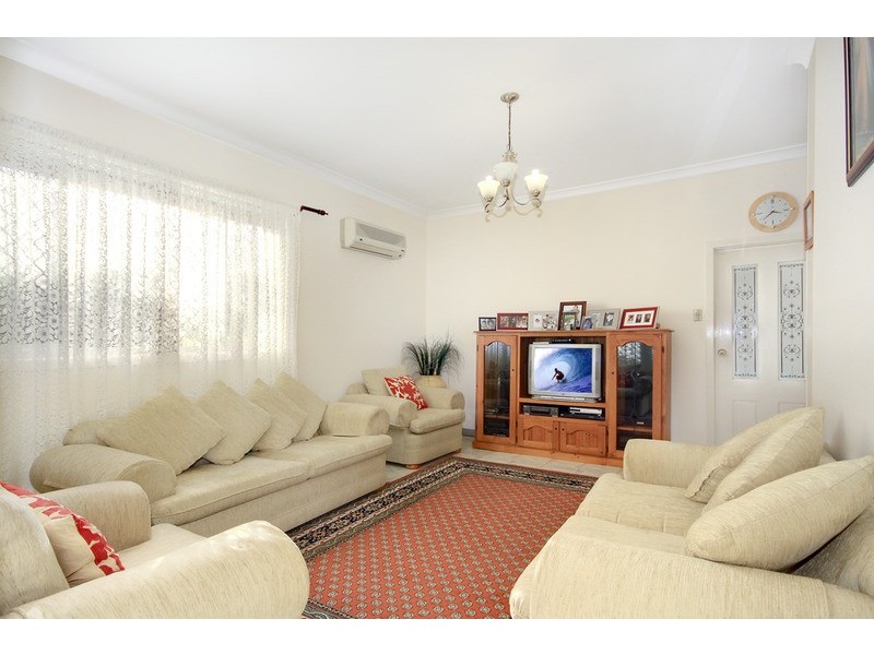 38 Collins Street, Corrimal NSW 2518
