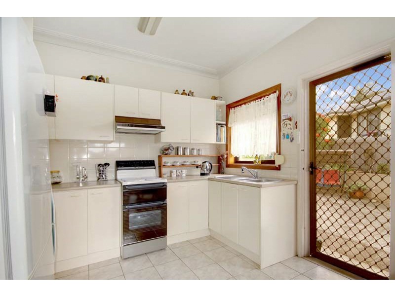 50 Mirrabooka Road, Lake Heights NSW 2502