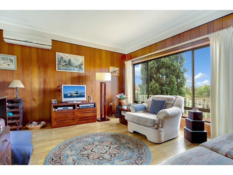 50 Mirrabooka Road, Lake Heights NSW 2502