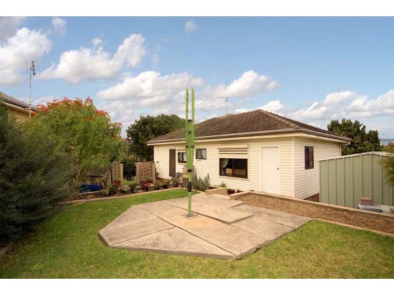 50 Mirrabooka Road, Lake Heights NSW 2502