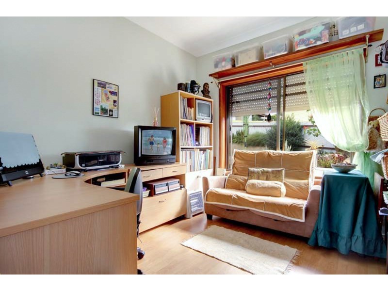 50 Mirrabooka Road, Lake Heights NSW 2502