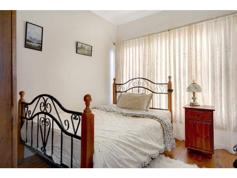 50 Mirrabooka Road, Lake Heights NSW 2502