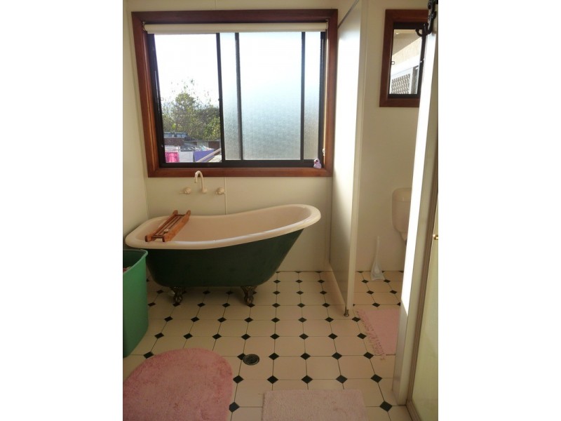 14 McCabe Street, Warilla NSW 2528