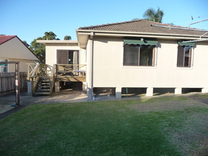 14 McCabe Street, Warilla NSW 2528
