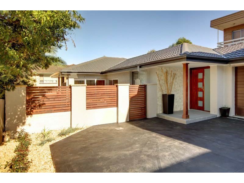 6 Gray Street, Woonona NSW 2517