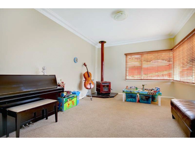 21 Stanley Avenue, Farmborough Heights NSW 2526