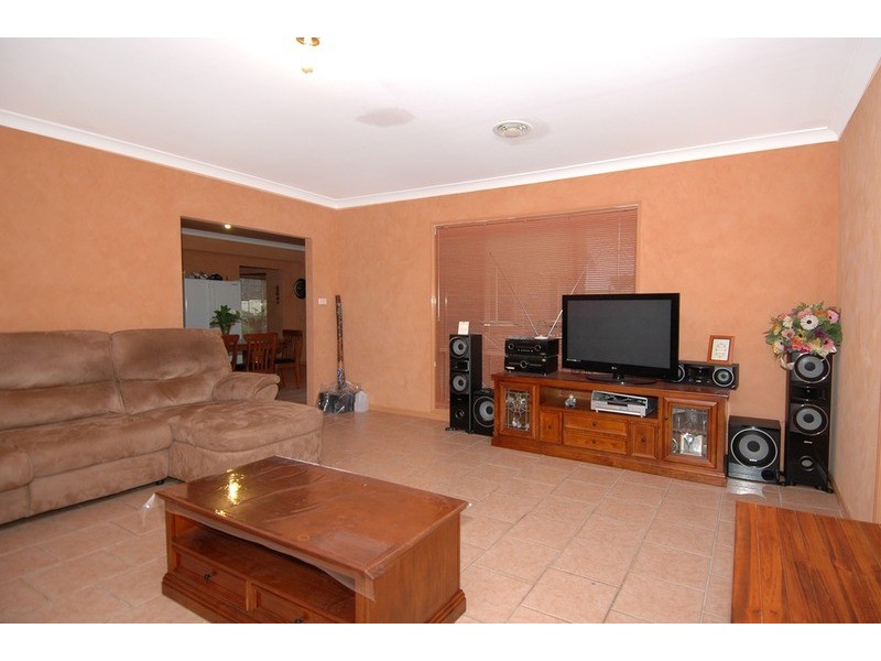 19 Reed Park Place, Horsley NSW 2530