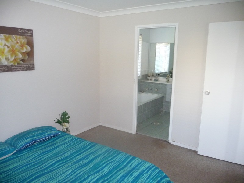 5 Kianga Close, Flinders NSW 2529
