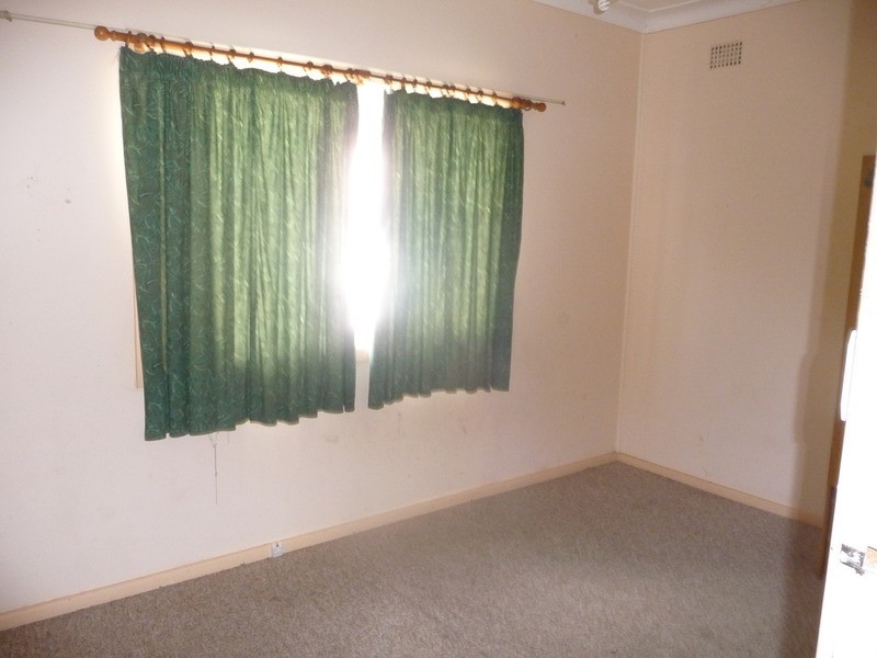 48 Barina Avenue, Lake Heights NSW 2502