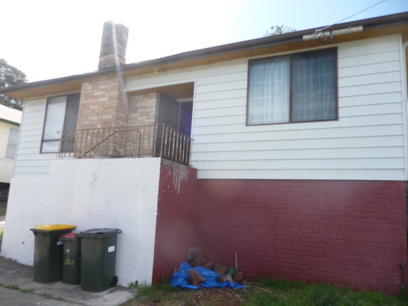 24A Maynes Parade, Unanderra NSW 2526