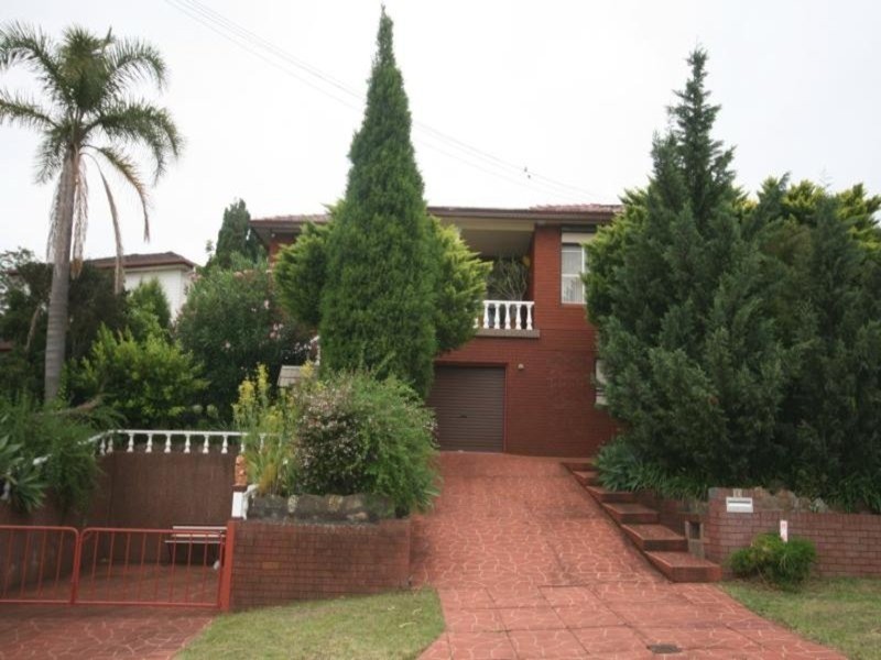 70 Beatus Street, Unanderra NSW 2526