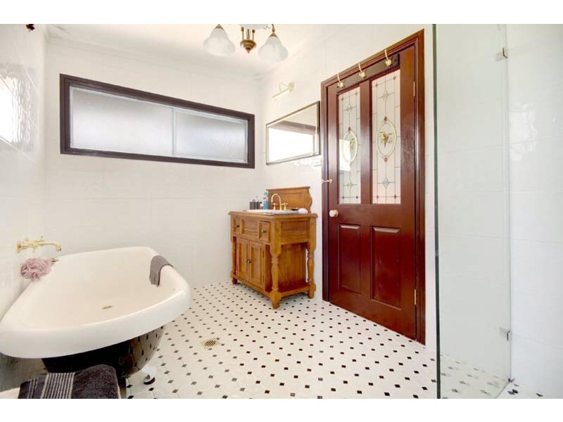 87 Heaslip Street, Coniston NSW 2500