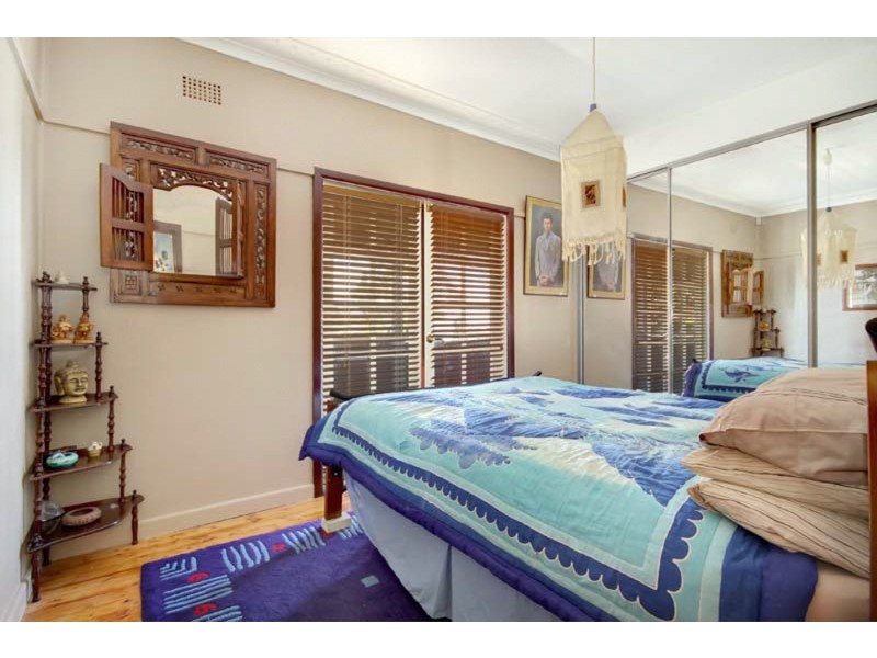 87 Heaslip Street, Coniston NSW 2500