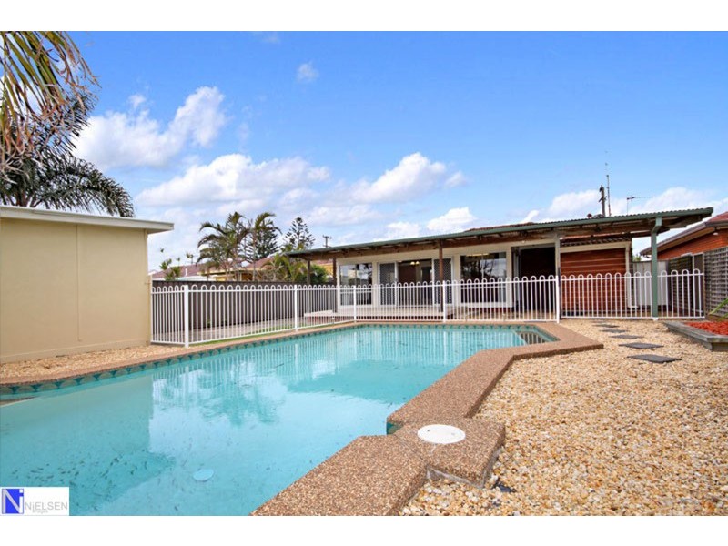 16 Oakland  Avenue, Windang NSW 2528