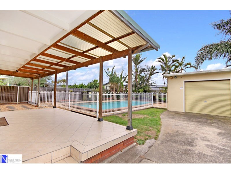 16 Oakland  Avenue, Windang NSW 2528