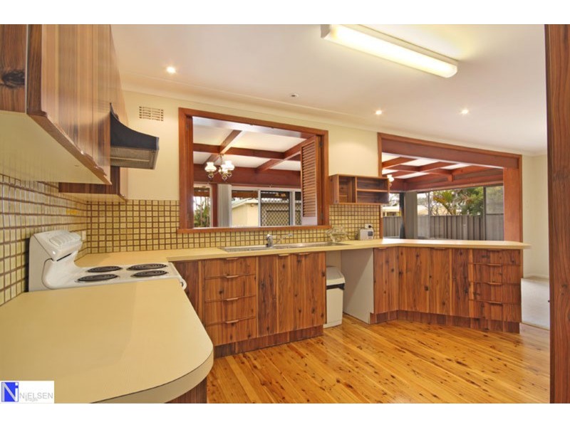 16 Oakland  Avenue, Windang NSW 2528