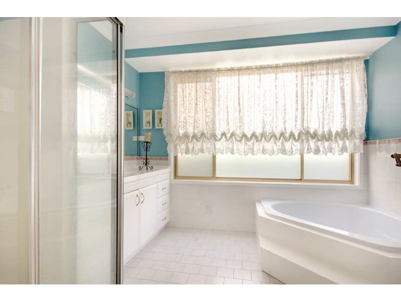 9 Ribbonwood Place, Albion Park Rail NSW 2527