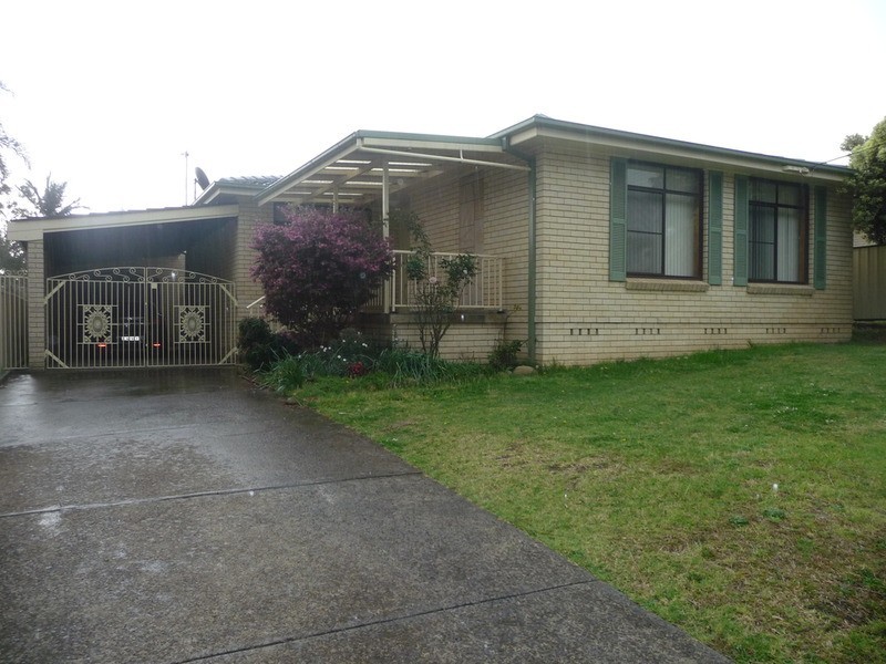 130 Cuthbert Drive, Mount Warrigal NSW 2528