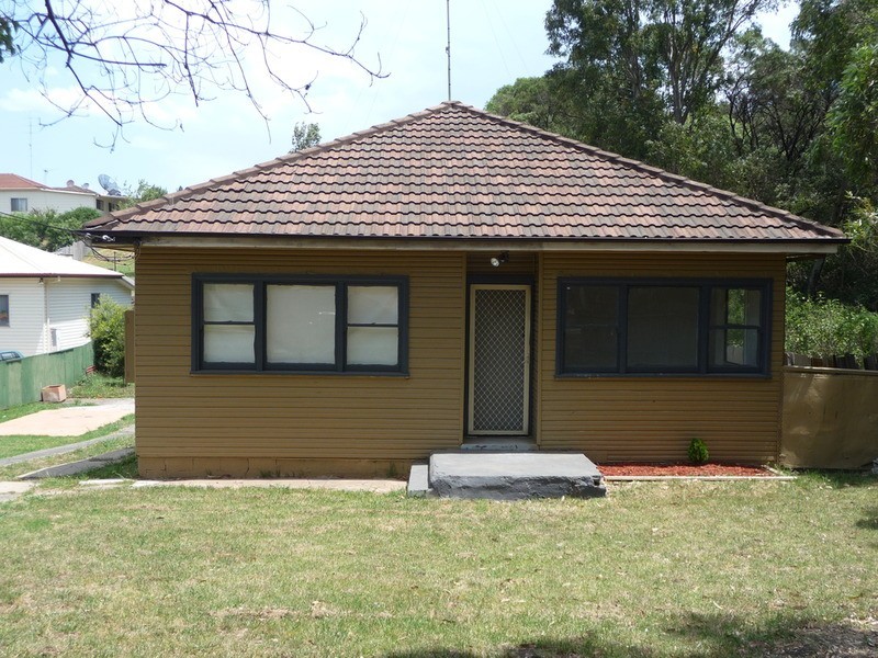 5 Lockwood  Street, Cringila NSW 2502