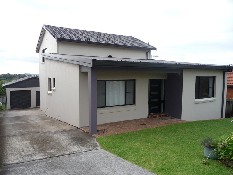 7 & 7a Barina Avenue, Lake Heights NSW 2502