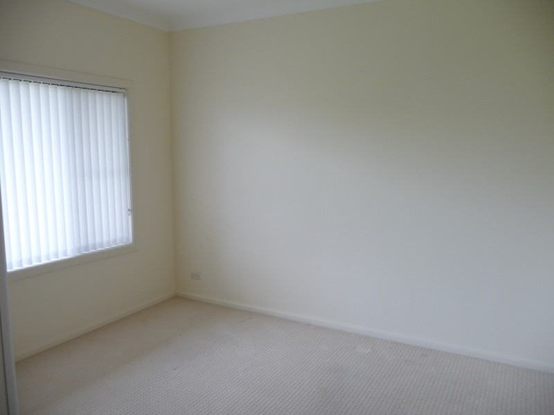 7 & 7a Barina Avenue, Lake Heights NSW 2502