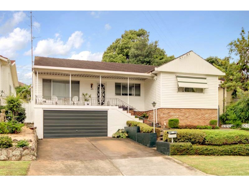 25 Stanleigh Crescent, West Wollongong NSW 2500