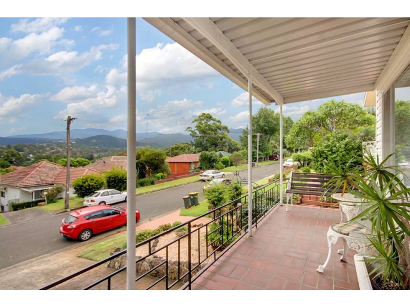 25 Stanleigh Crescent, West Wollongong NSW 2500