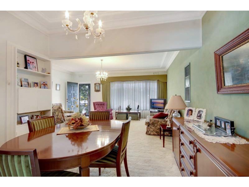 25 Stanleigh Crescent, West Wollongong NSW 2500