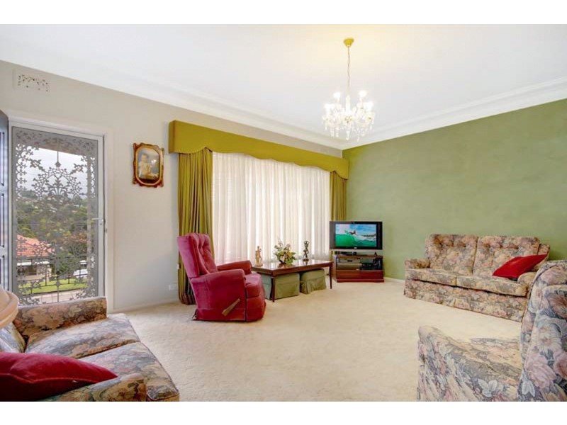25 Stanleigh Crescent, West Wollongong NSW 2500