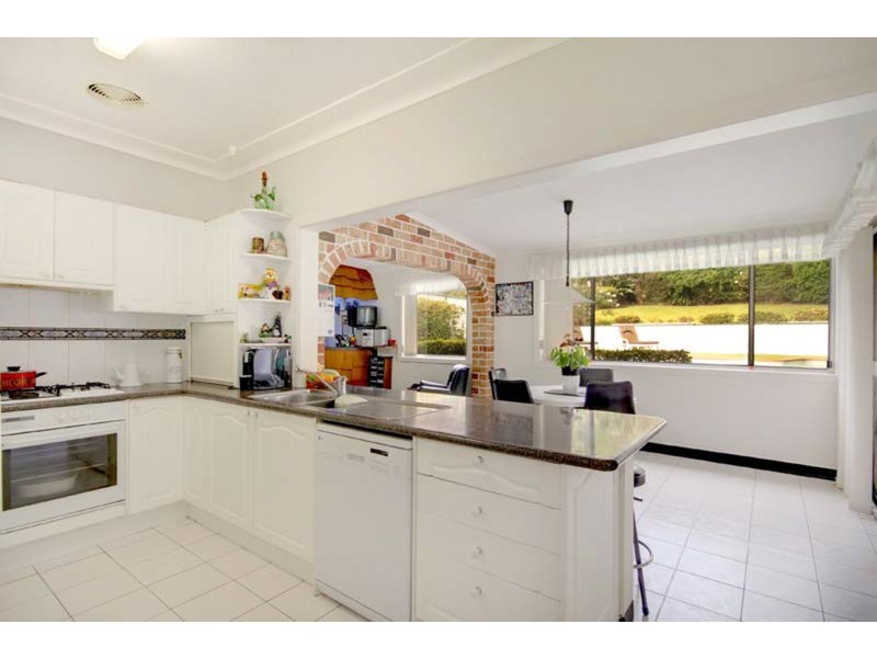 25 Stanleigh Crescent, West Wollongong NSW 2500