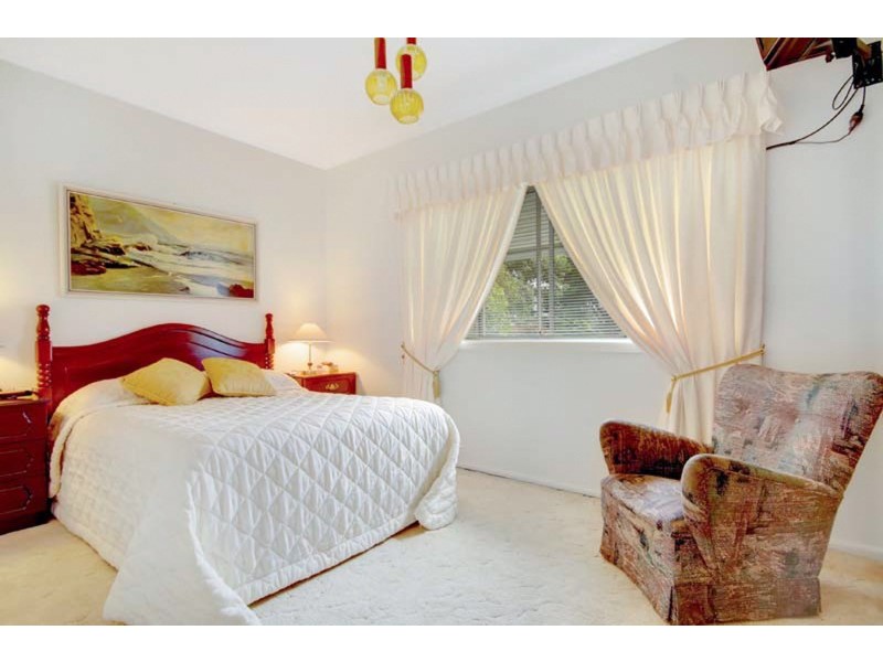 25 Stanleigh Crescent, West Wollongong NSW 2500
