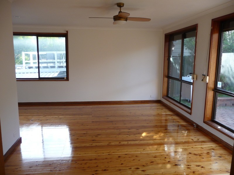 27 Matthews  Drive, Mount Warrigal NSW 2528