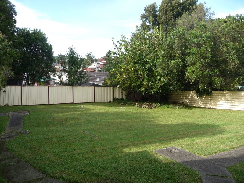 289 Princes Highway, Dapto NSW 2530