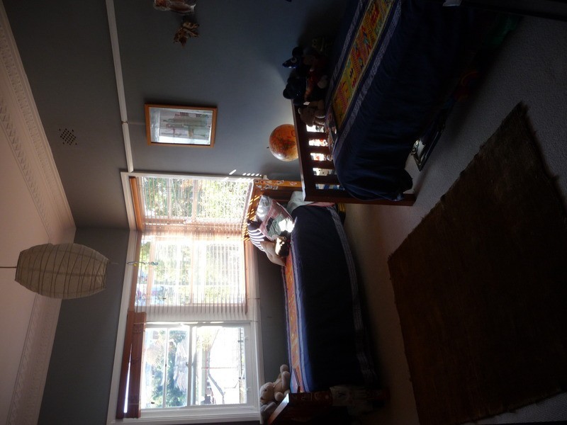 27 Rowland Avenue, Wollongong NSW 2500