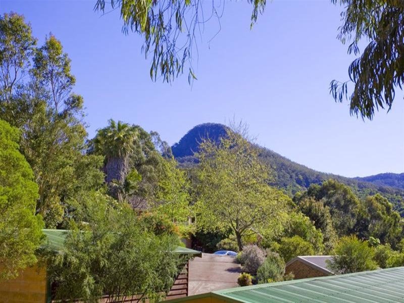 152 Derribong  Drive, Cordeaux Heights NSW 2526