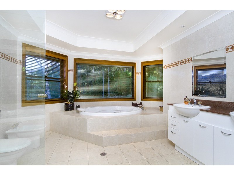16 Bertram  Close, Tarrawanna NSW 2518