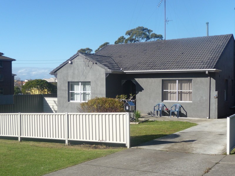 7 Todd Street, Warrawong NSW 2502