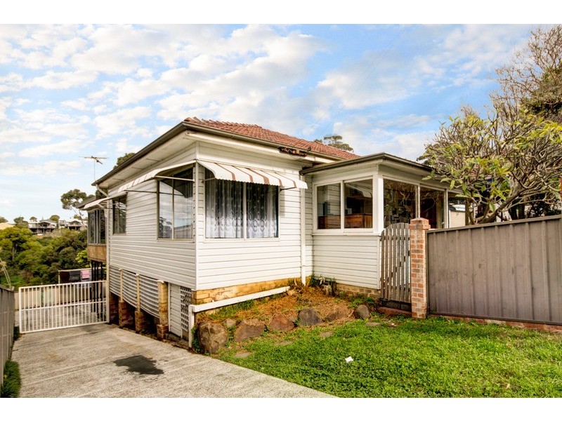 126 Princes  Highway, Thirroul NSW 2515
