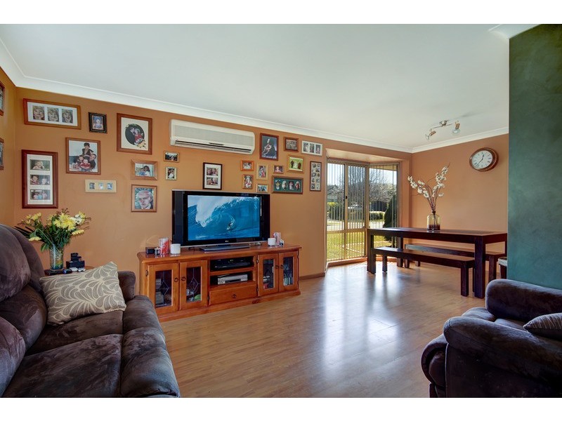 1 Robins Creek  Drive, Horsley NSW 2530