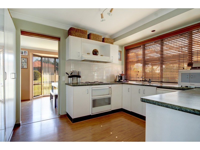 1 Robins Creek  Drive, Horsley NSW 2530