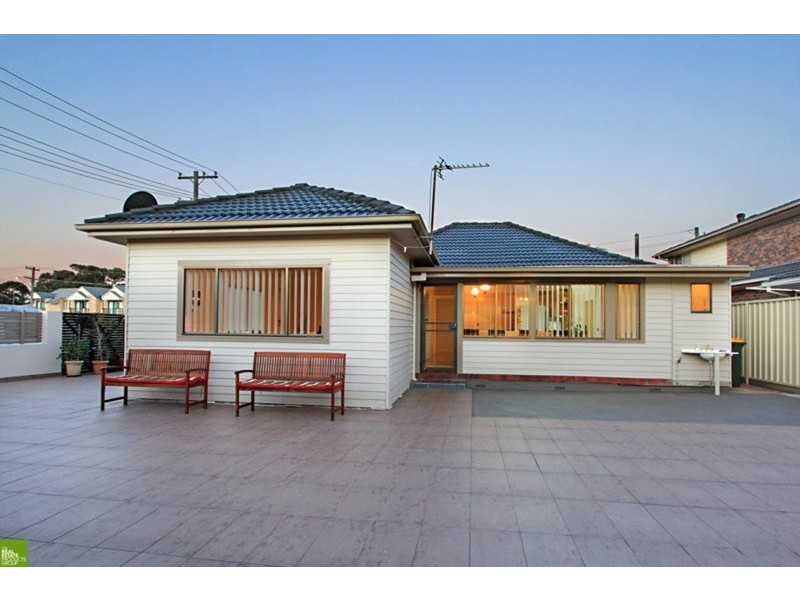 18 Cowper  Street, Fairy Meadow NSW 2519
