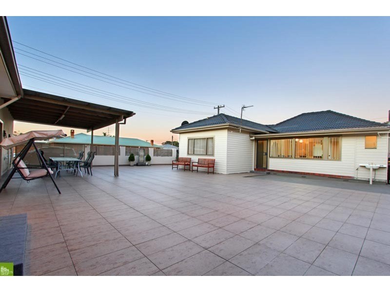 18 Cowper  Street, Fairy Meadow NSW 2519