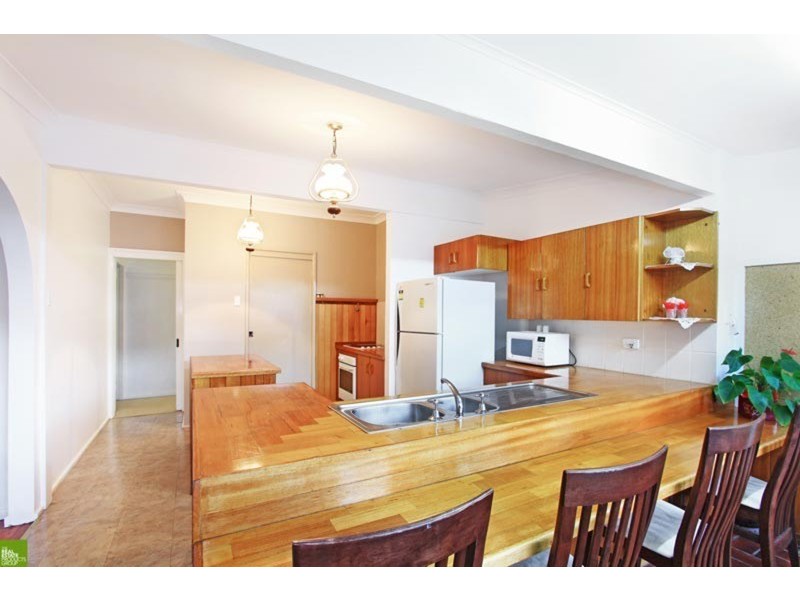 18 Cowper  Street, Fairy Meadow NSW 2519